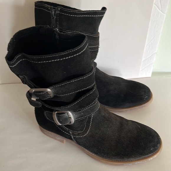 Roan 7.5 Black Suede Distressed Zipper Boots Strappy Design - Picture 9 of 11
